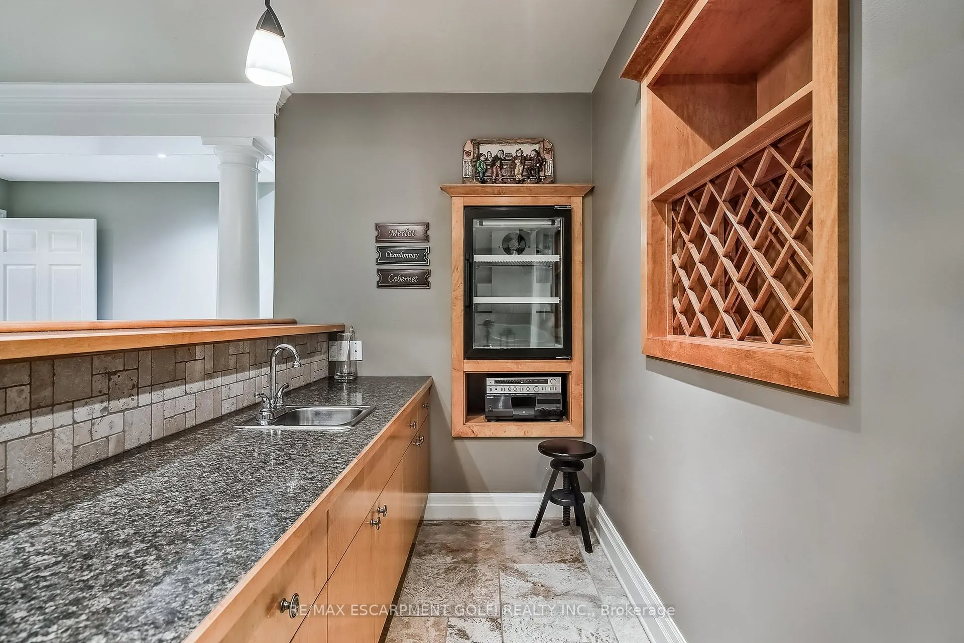 Photo 33 of 6431 Rockcliffe Estates, Niagara Falls, Stamford — HOMEH