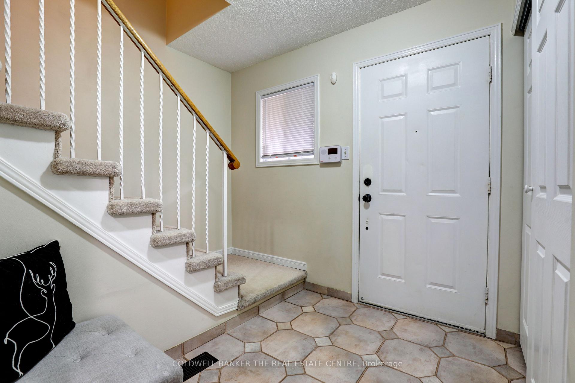 Photo 4 of 39 Carnelly Crescent, Ajax, Central West — HOMEH