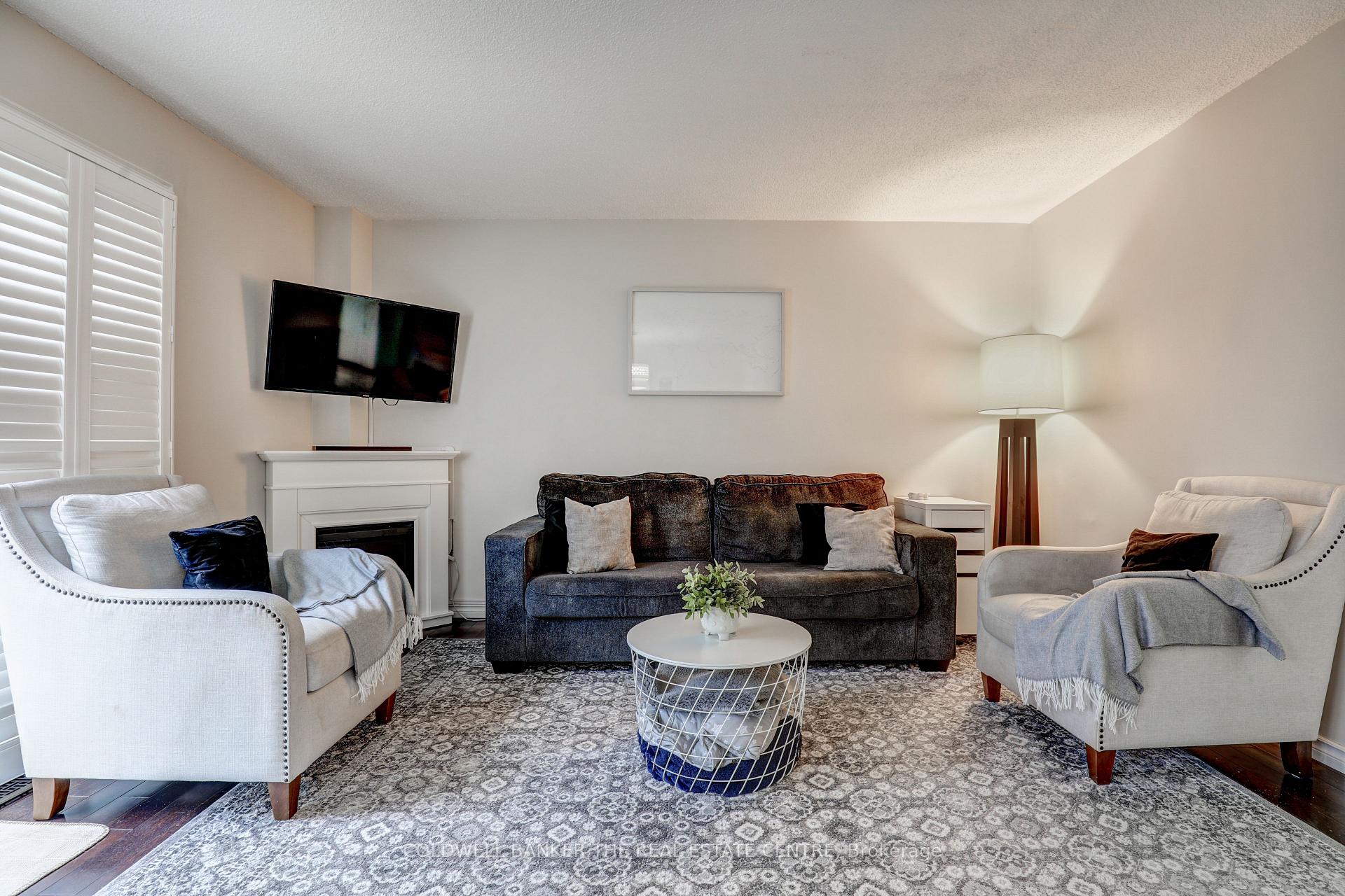 Photo 8 of 39 Carnelly Crescent, Ajax, Central West — HOMEH