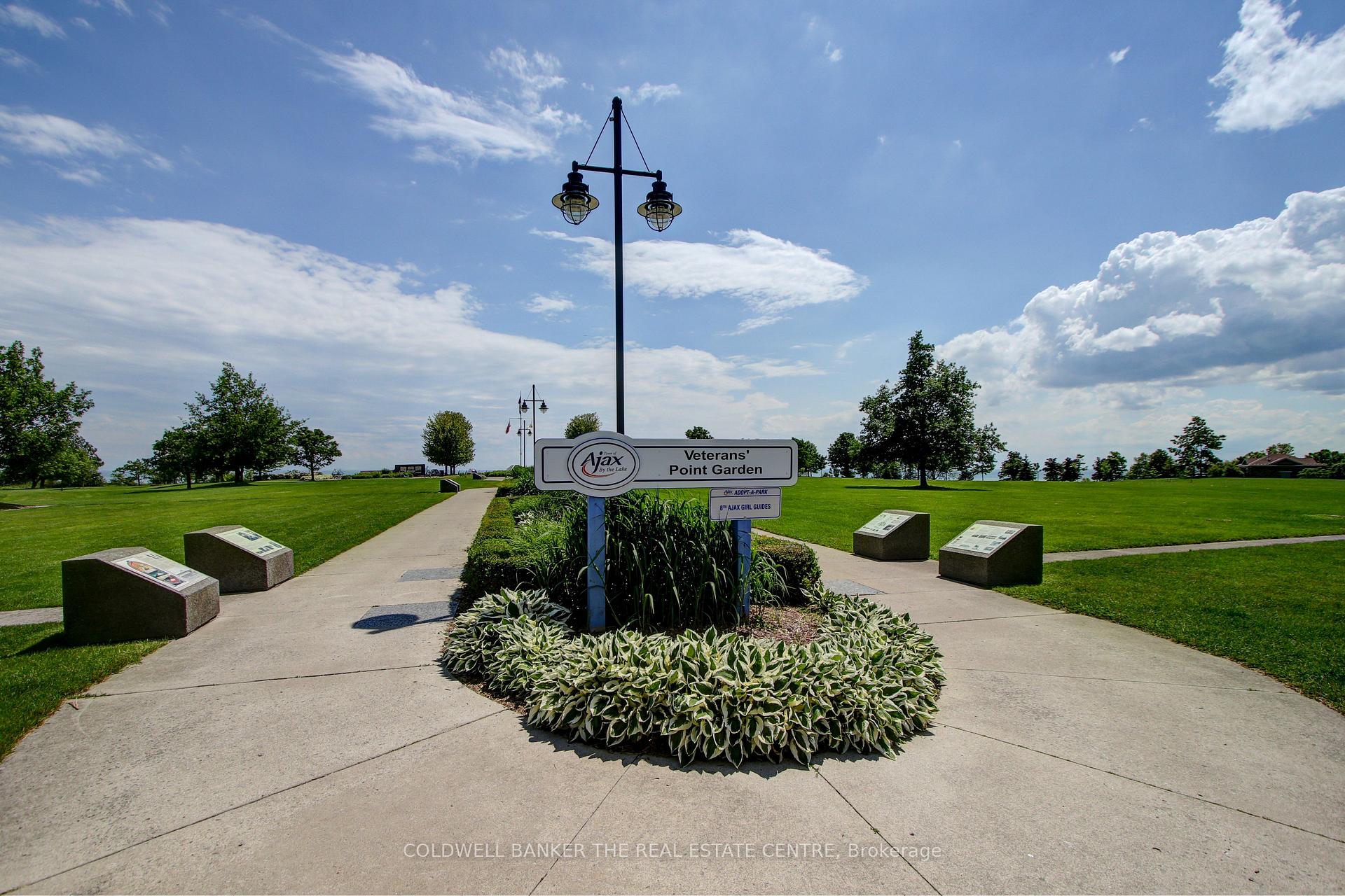 Photo 35 of 39 Carnelly Crescent, Ajax, Central West — HOMEH