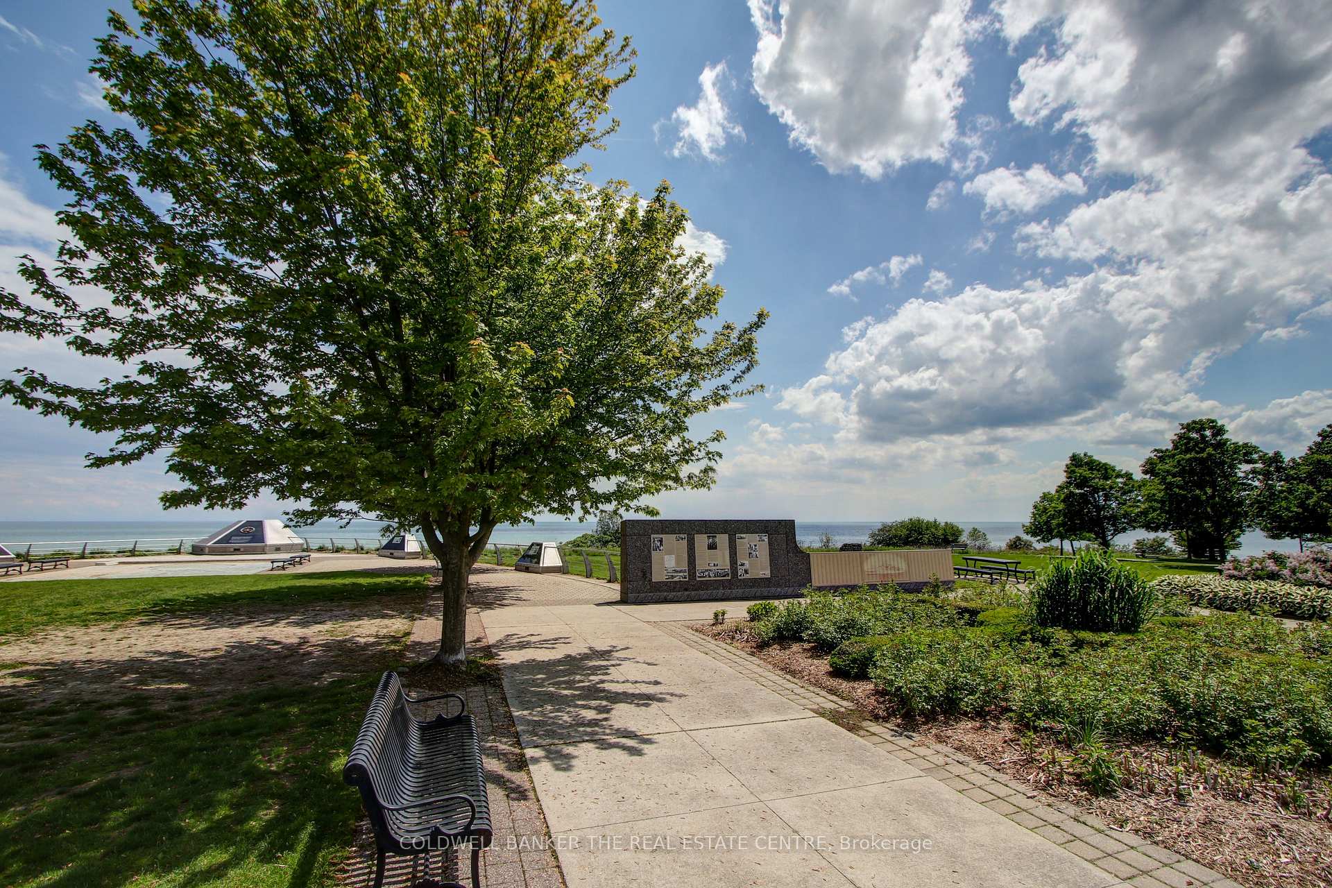 Photo 37 of 39 Carnelly Crescent, Ajax, Central West — HOMEH