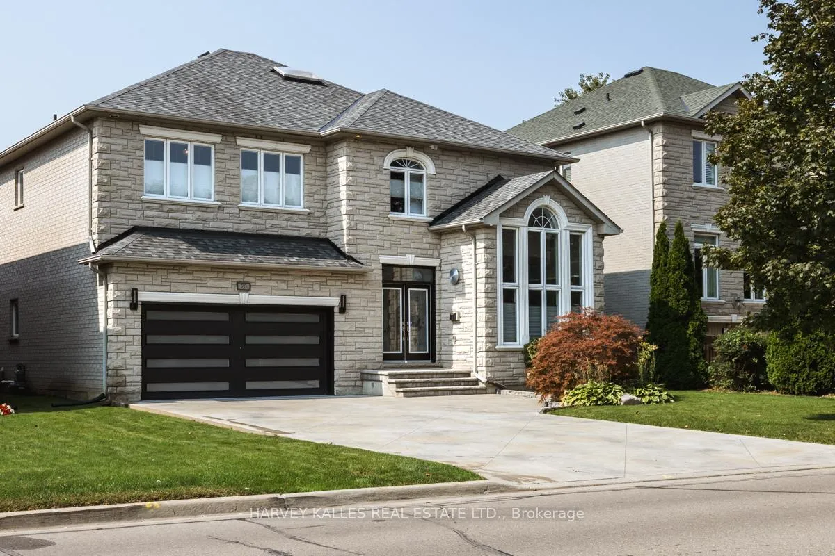 Photo 2 of 20 Concord Road, Vaughan, Beverley Glen — HOMEH