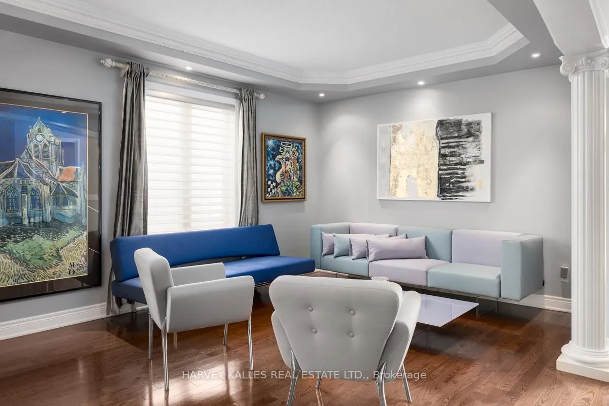 Photo 5 of 20 Concord Road, Vaughan, Beverley Glen — HOMEH