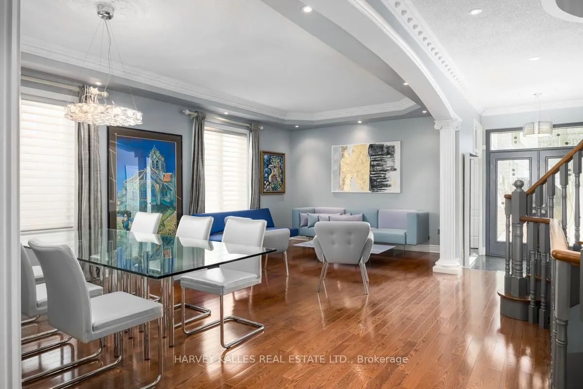 Photo 7 of 20 Concord Road, Vaughan, Beverley Glen — HOMEH