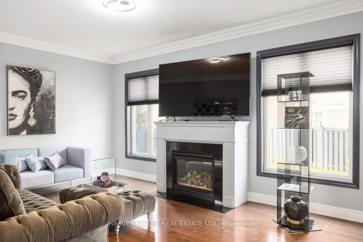 Photo 13 of 20 Concord Road, Vaughan, Beverley Glen — HOMEH