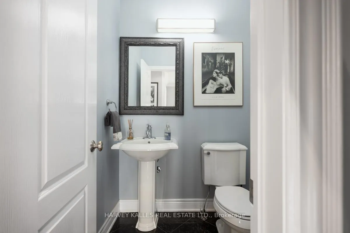 Photo 17 of 20 Concord Road, Vaughan, Beverley Glen — HOMEH