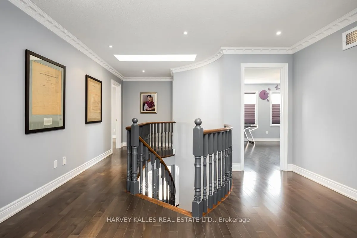 Photo 18 of 20 Concord Road, Vaughan, Beverley Glen — HOMEH