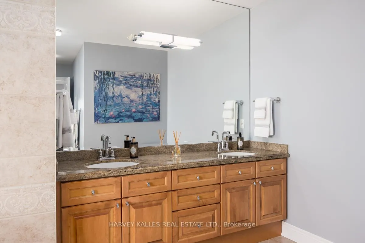 Photo 24 of 20 Concord Road, Vaughan, Beverley Glen — HOMEH