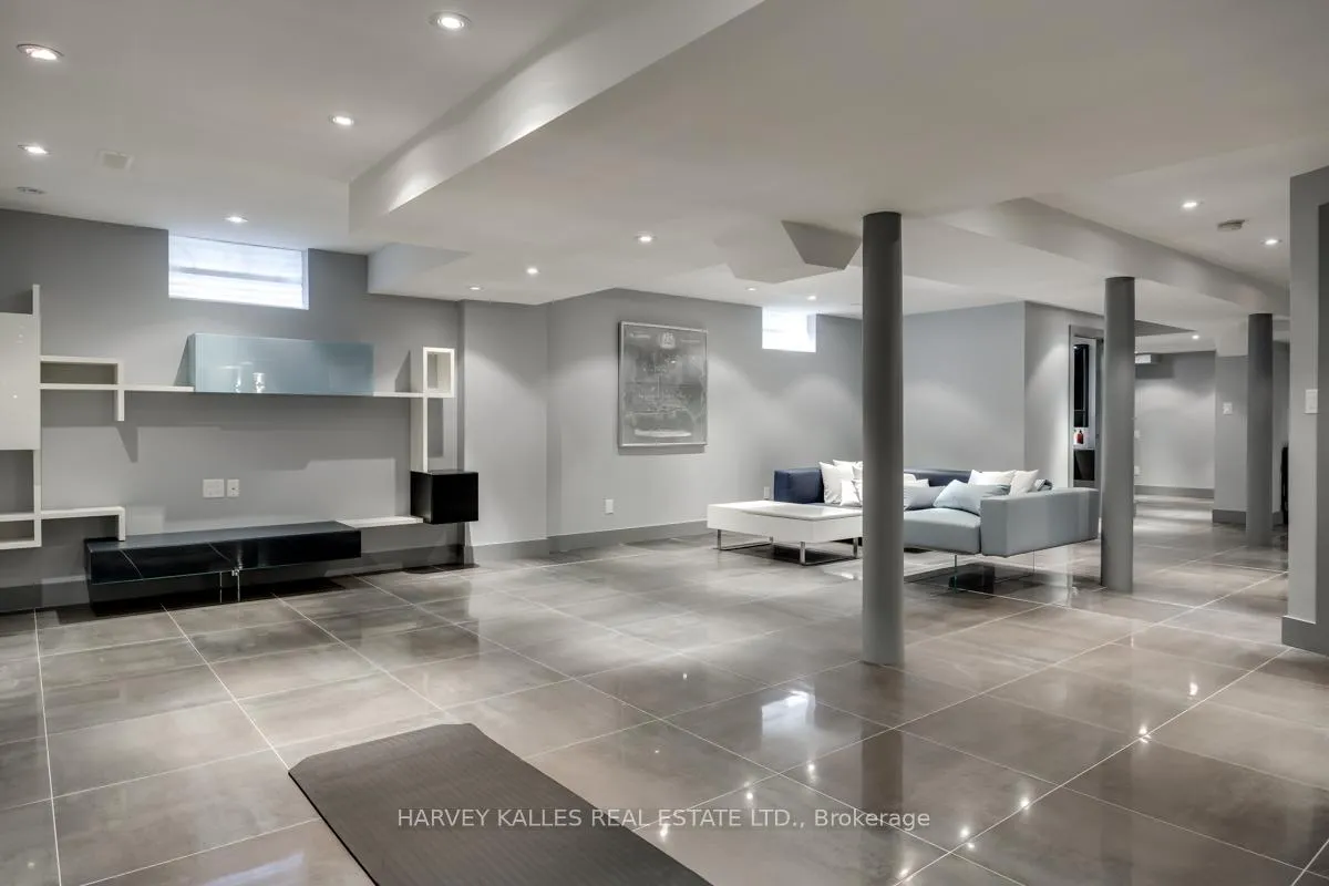 Photo 36 of 20 Concord Road, Vaughan, Beverley Glen — HOMEH