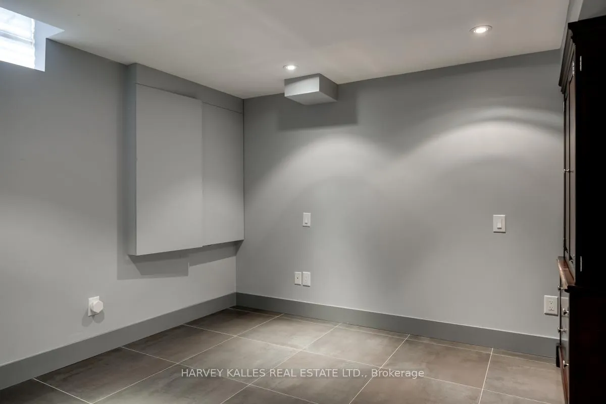Photo 40 of 20 Concord Road, Vaughan, Beverley Glen — HOMEH