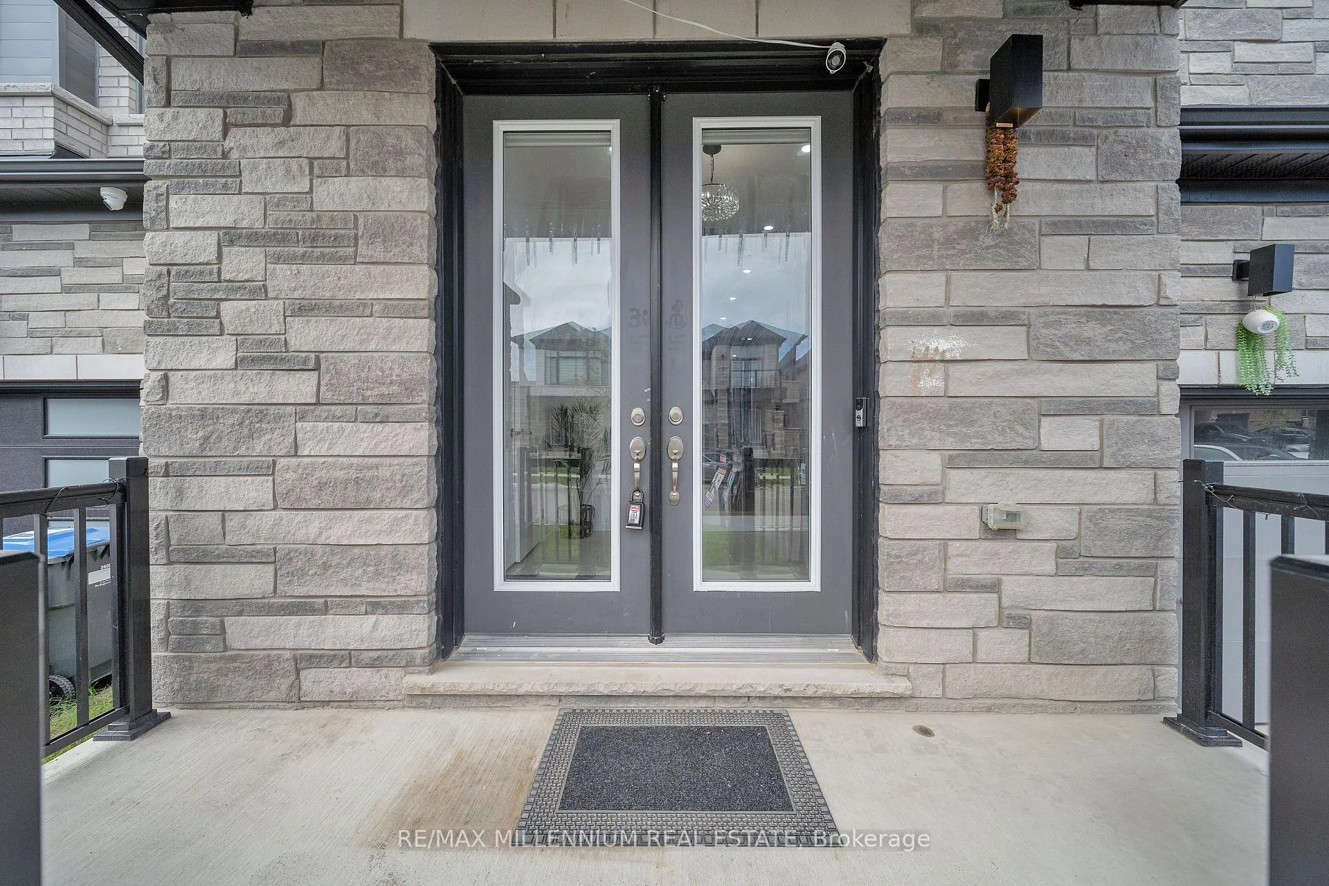 Photo 5 of 18 Ida Terrace, Caledon, Rural Caledon — HOMEH