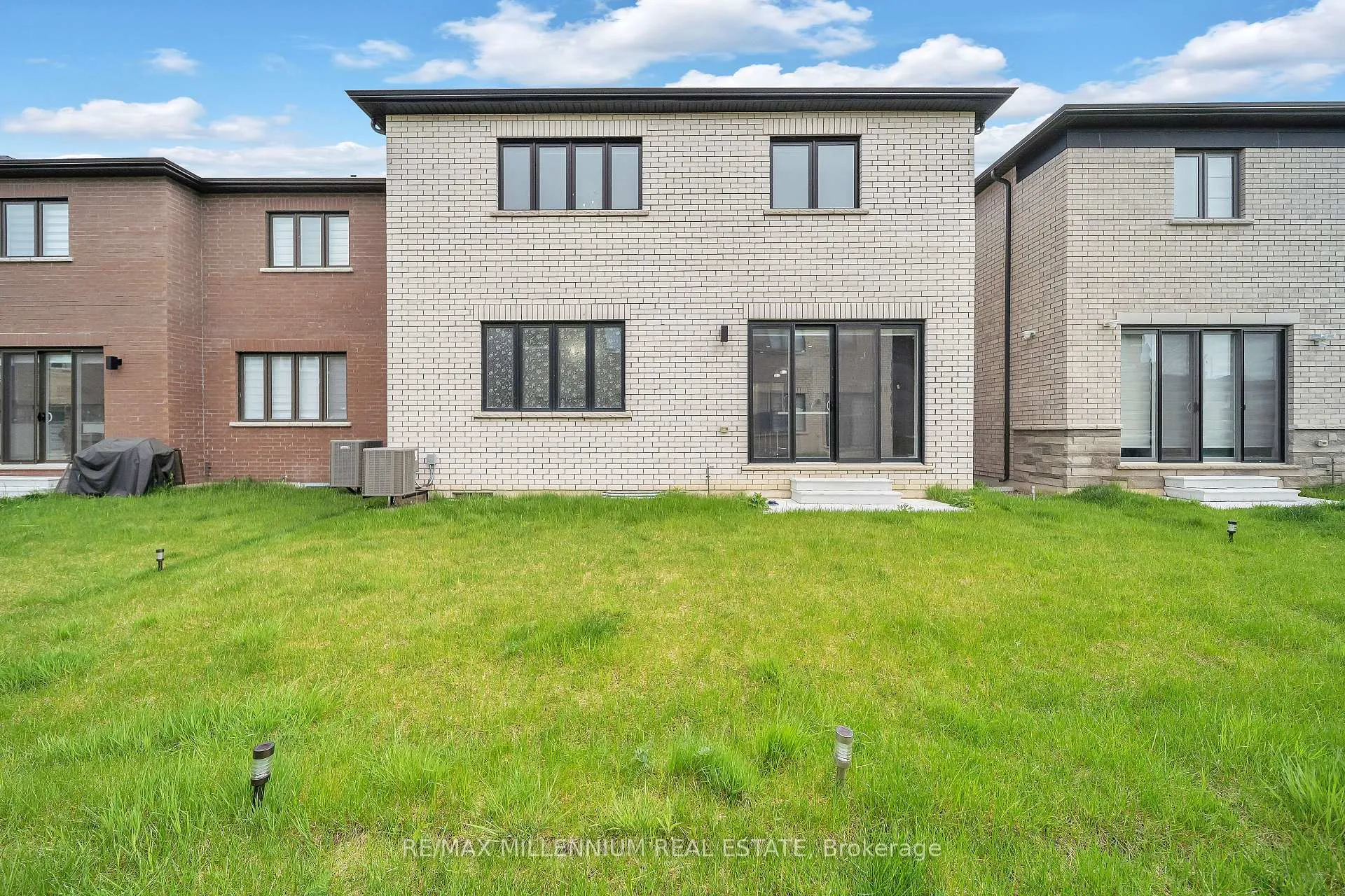 Photo 6 of 18 Ida Terrace, Caledon, Rural Caledon — HOMEH