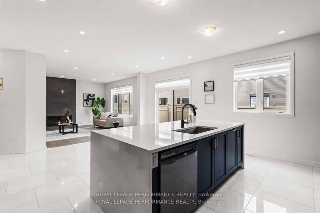 Photo 12 of 95 Ralph Erfle Way, Ottawa, Barrhaven - Half Moon Bay — HOMEH