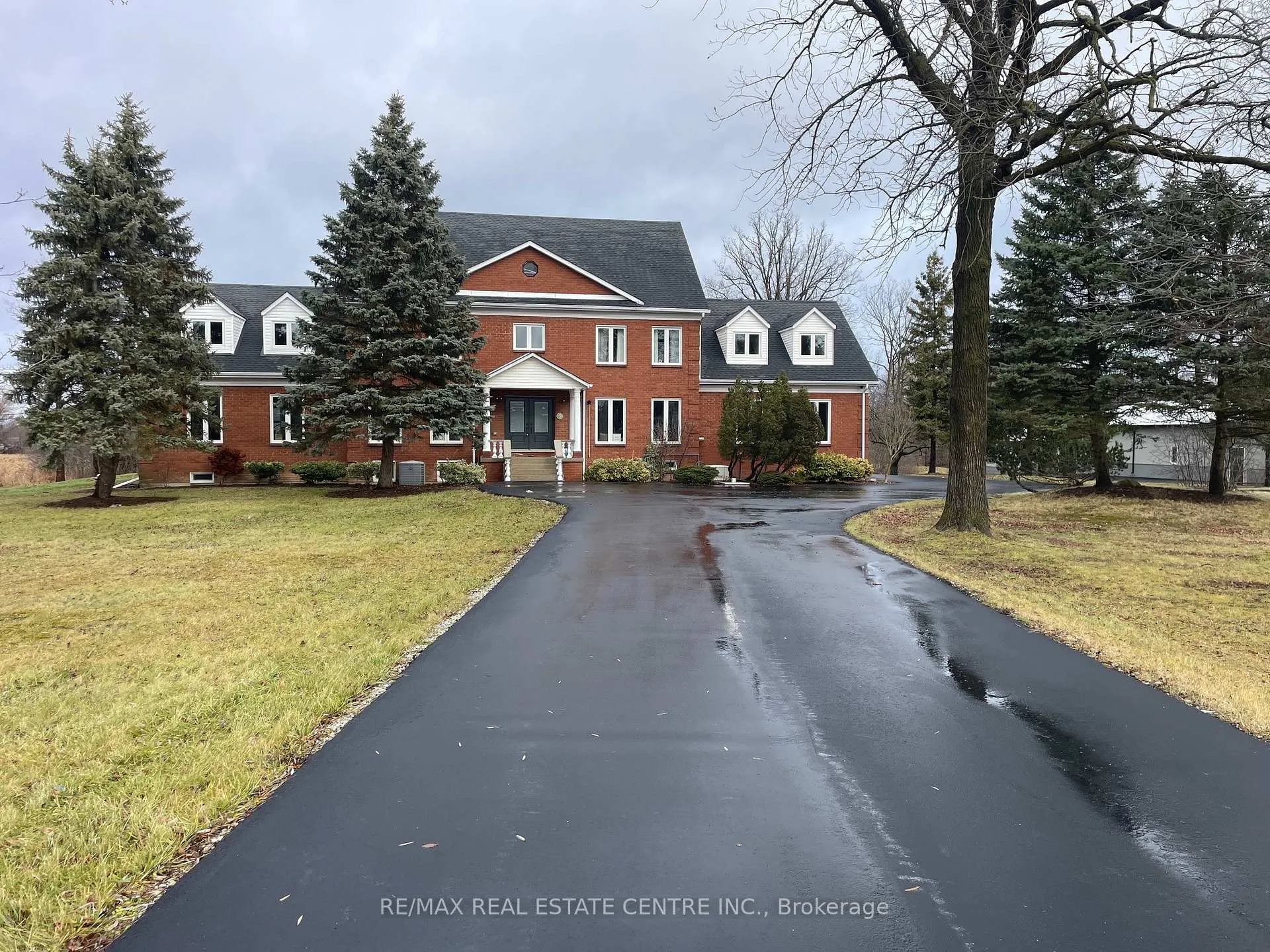 Photo 2 of 237 Highland Road E, Hamilton, Rural Stoney Creek — HOMEH