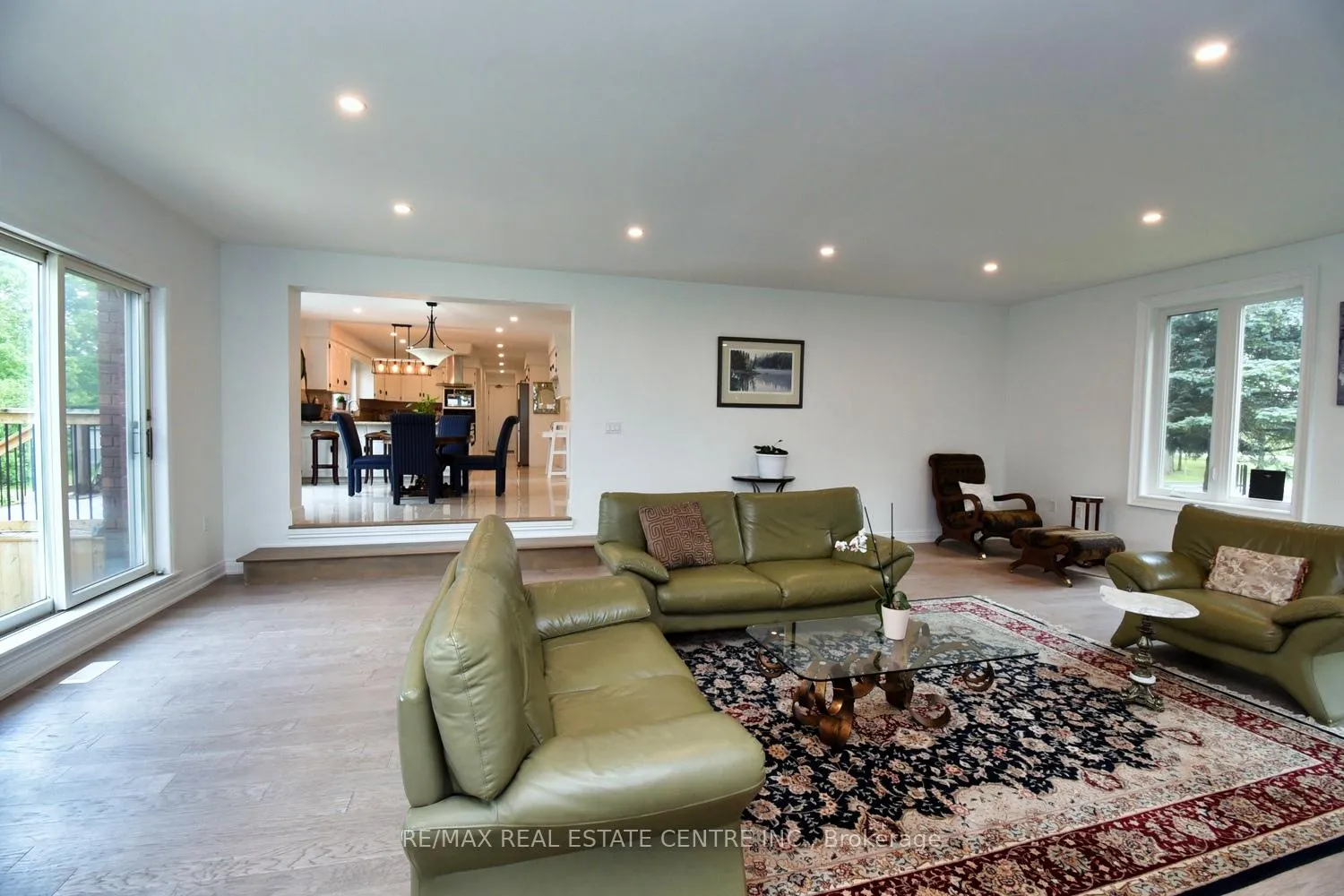 Photo 13 of 237 Highland Road E, Hamilton, Rural Stoney Creek — HOMEH