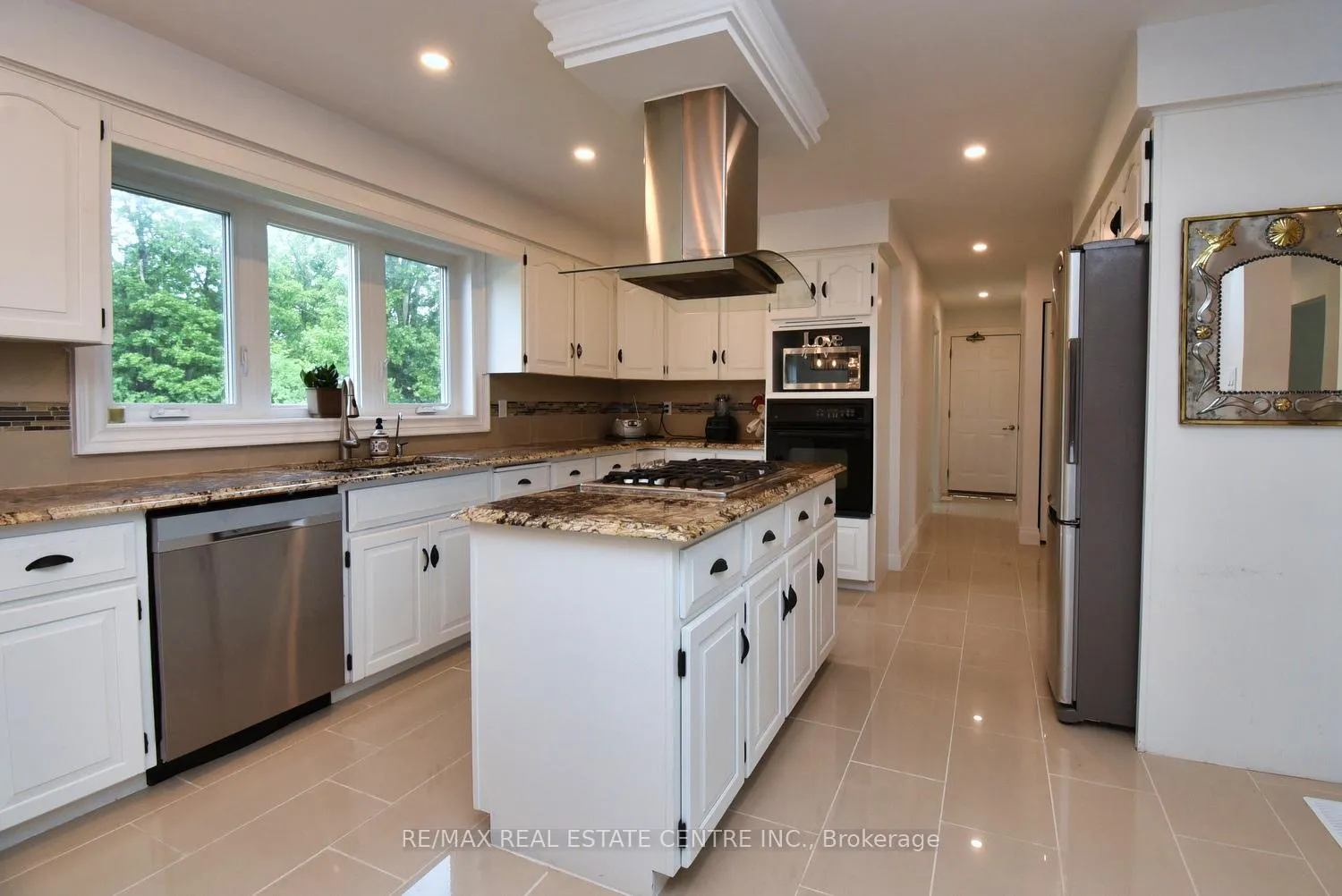 Photo 15 of 237 Highland Road E, Hamilton, Rural Stoney Creek — HOMEH