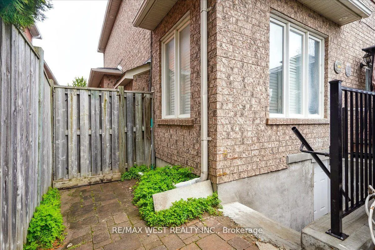 Photo 17 of 3 Branstone Drive, Whitby, Taunton North — HOMEH