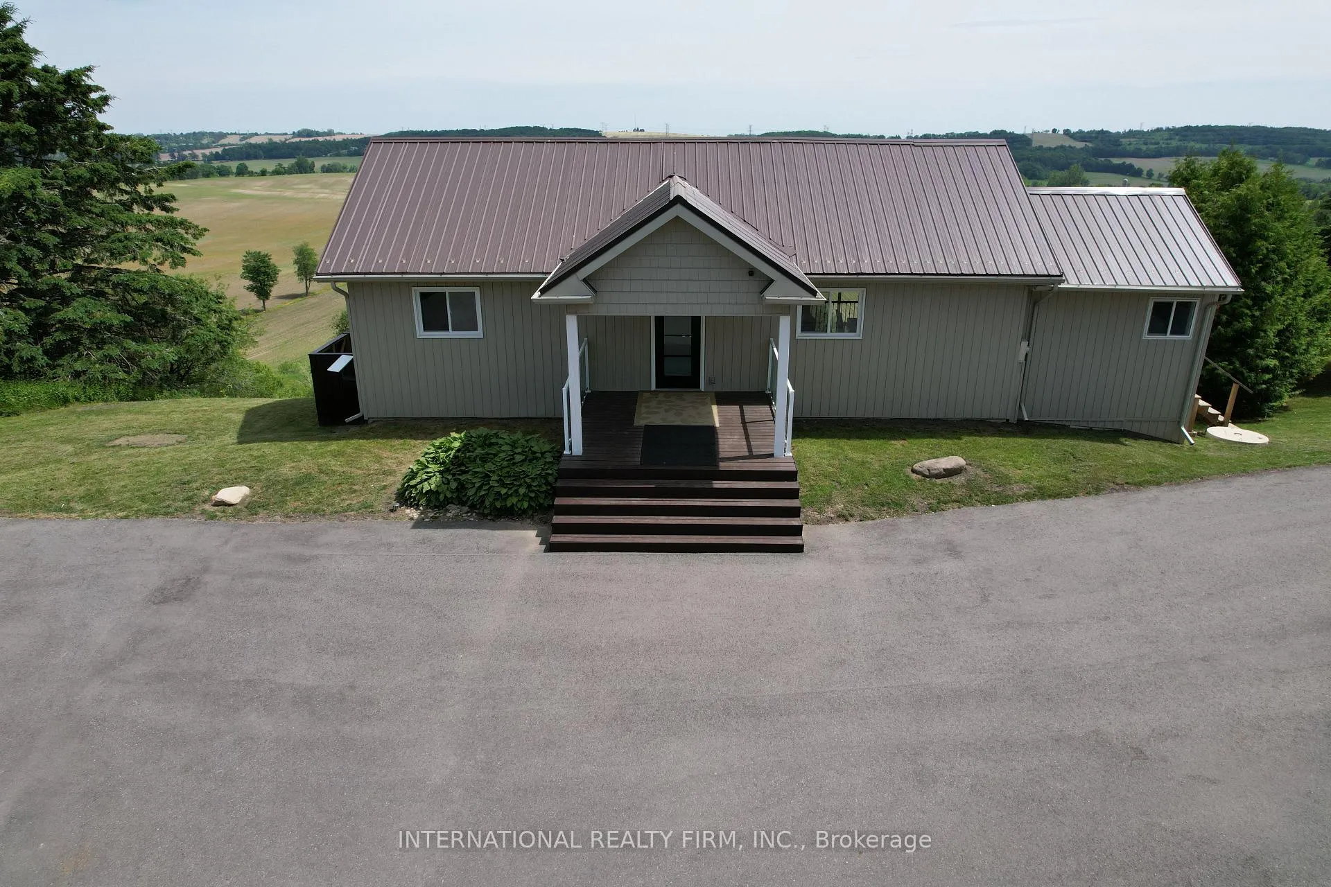 Photo 4 of 8309 Oak Ridges Drive, Hamilton Township, Rural Hamilton — HOMEH