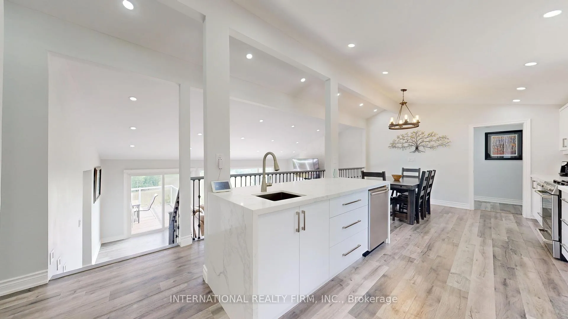 Photo 12 of 8309 Oak Ridges Drive, Hamilton Township, Rural Hamilton — HOMEH