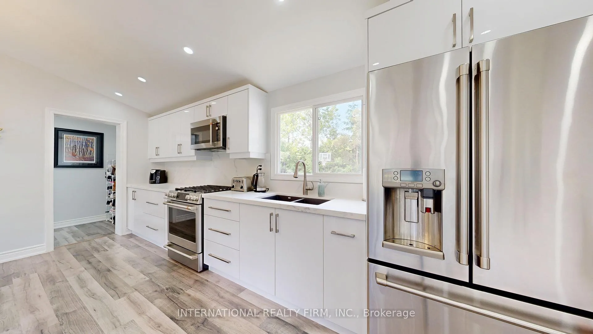 Photo 13 of 8309 Oak Ridges Drive, Hamilton Township, Rural Hamilton — HOMEH