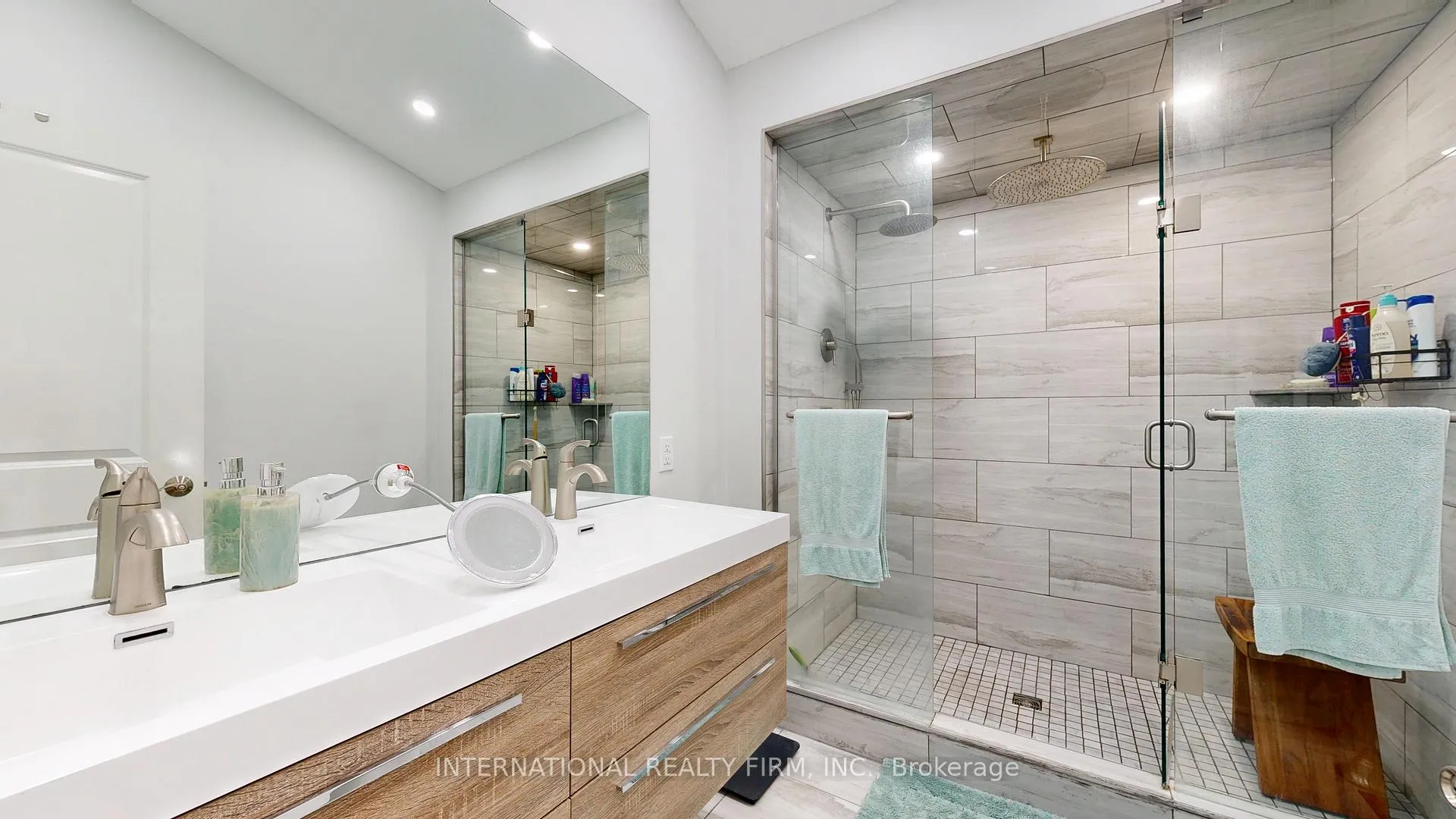 Photo 17 of 8309 Oak Ridges Drive, Hamilton Township, Rural Hamilton — HOMEH