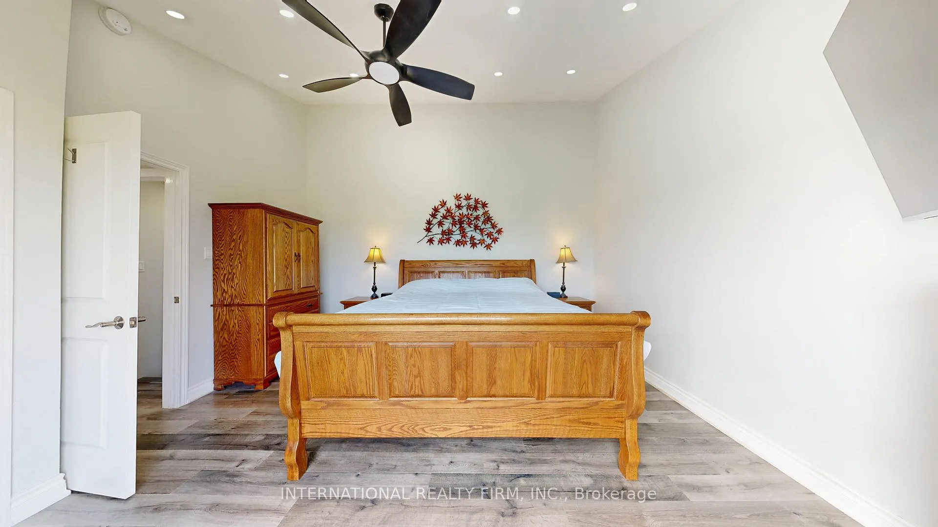Photo 18 of 8309 Oak Ridges Drive, Hamilton Township, Rural Hamilton — HOMEH