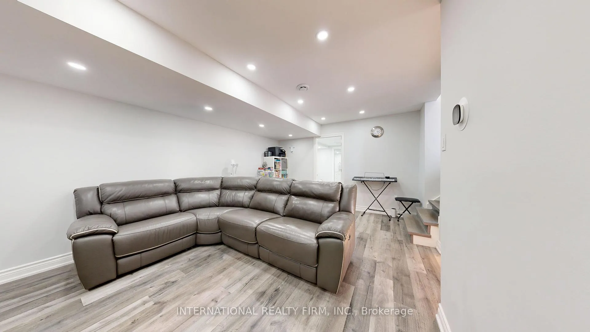 Photo 21 of 8309 Oak Ridges Drive, Hamilton Township, Rural Hamilton — HOMEH