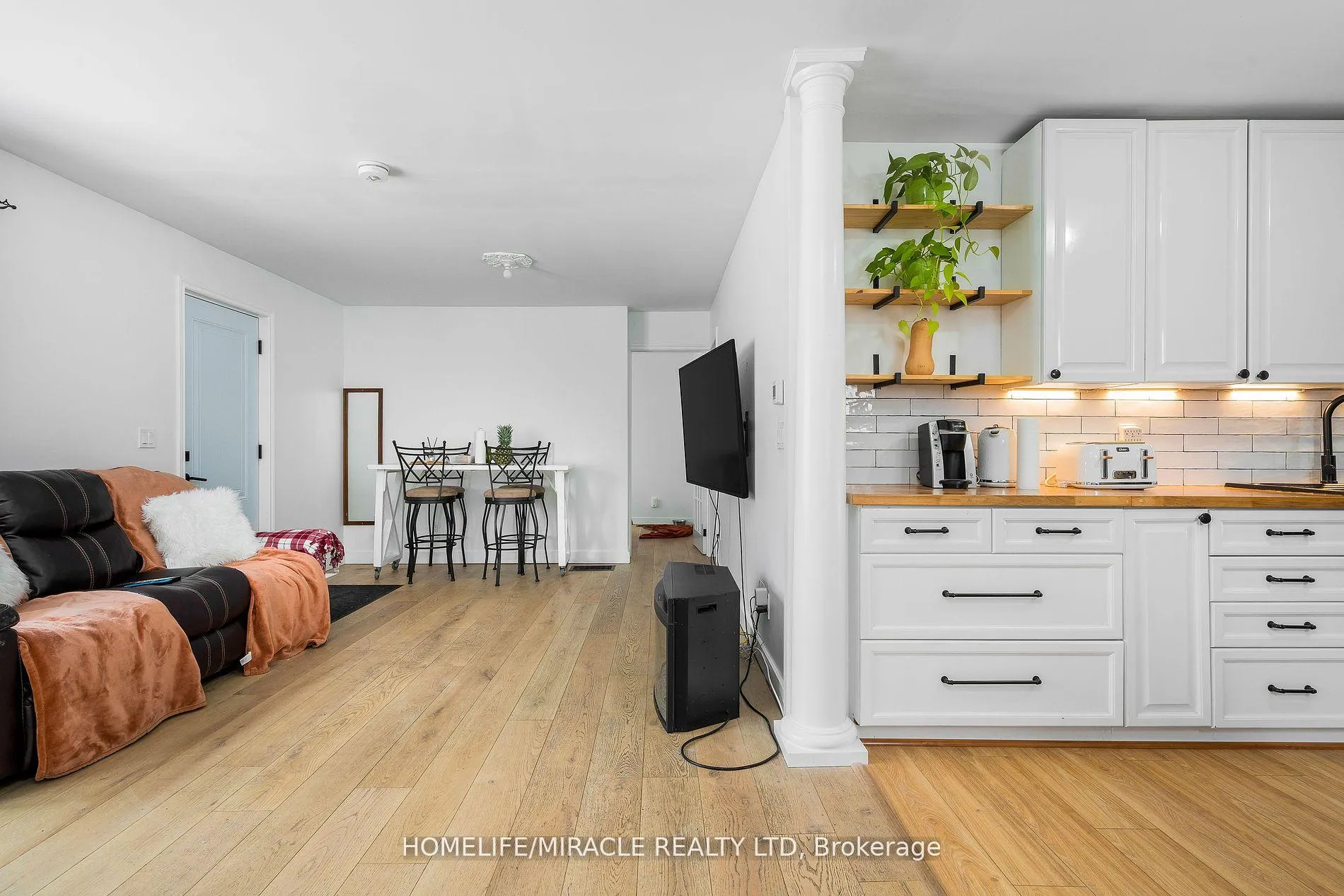 Photo 8 of 101 River Road E, Wasaga Beach — HOMEH