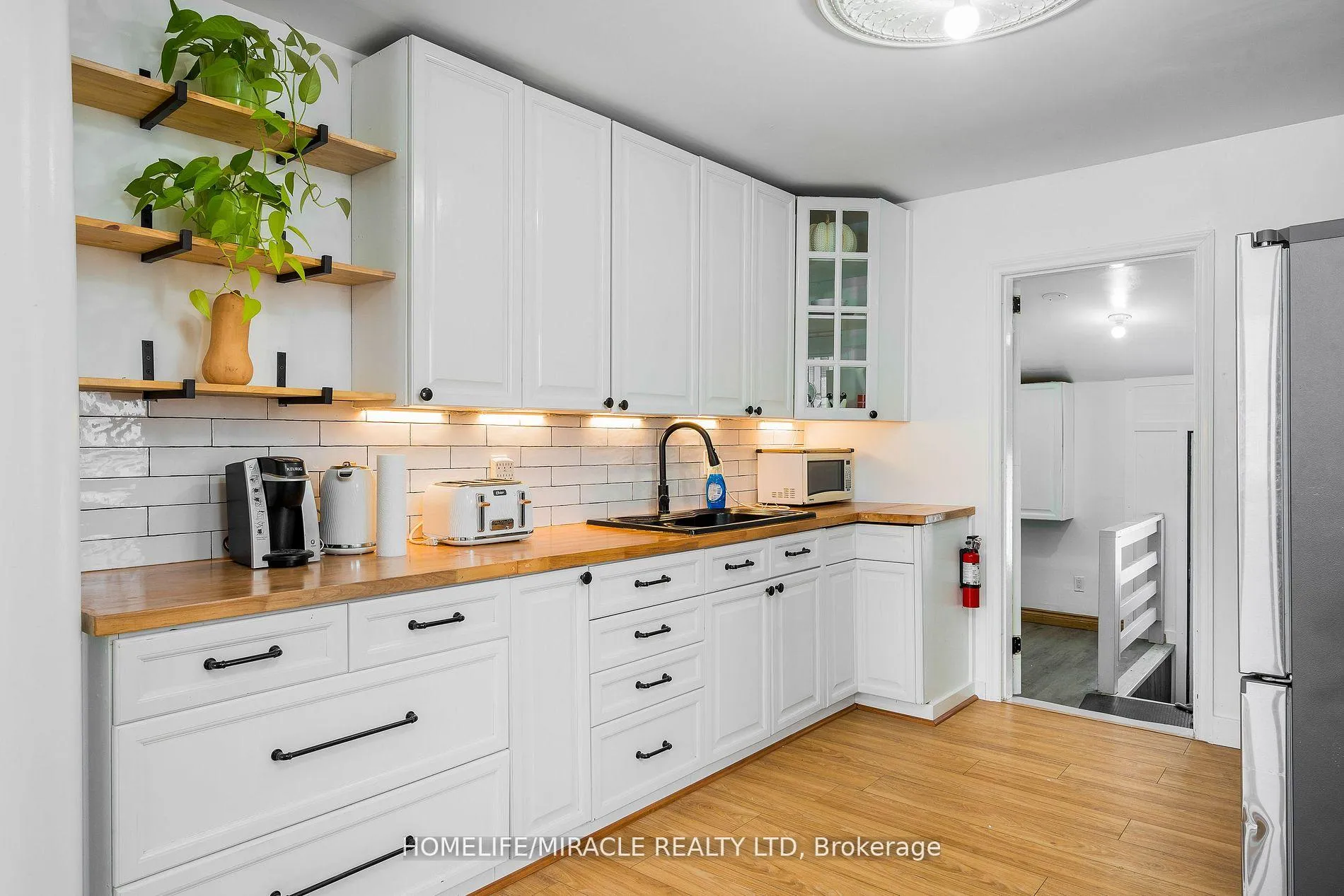 Photo 9 of 101 River Road E, Wasaga Beach — HOMEH
