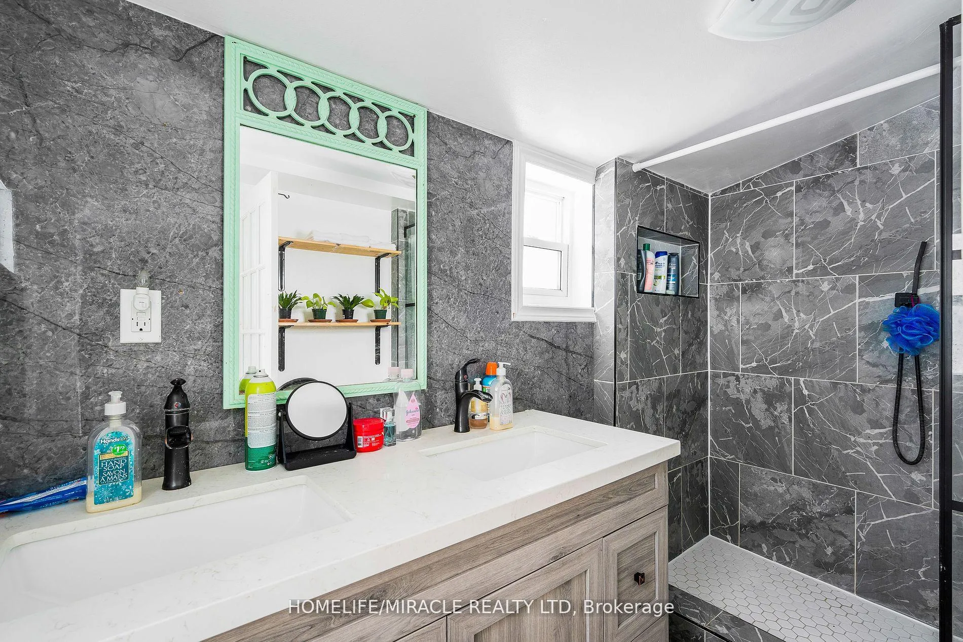 Photo 11 of 101 River Road E, Wasaga Beach — HOMEH
