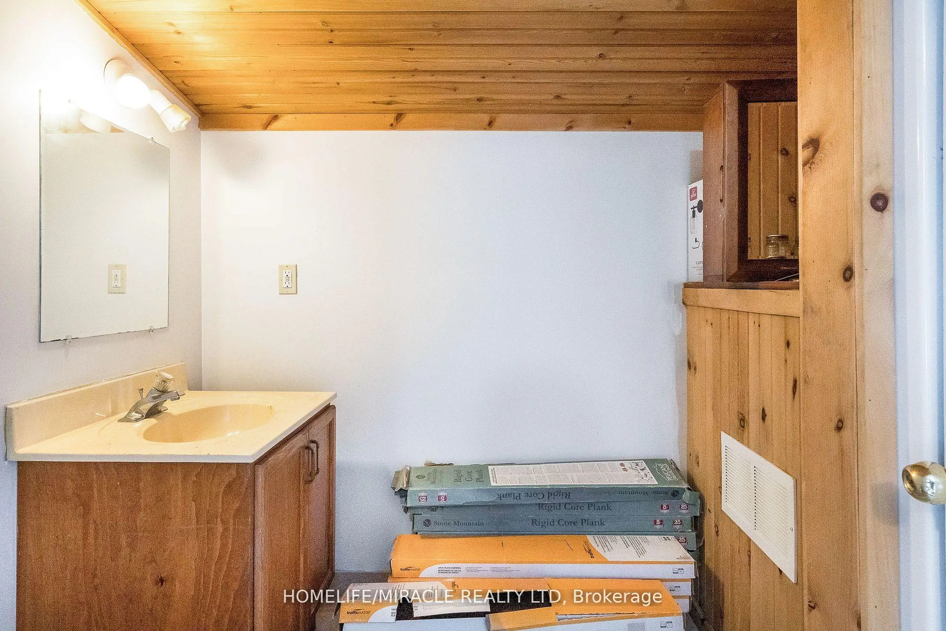 Photo 15 of 101 River Road E, Wasaga Beach — HOMEH