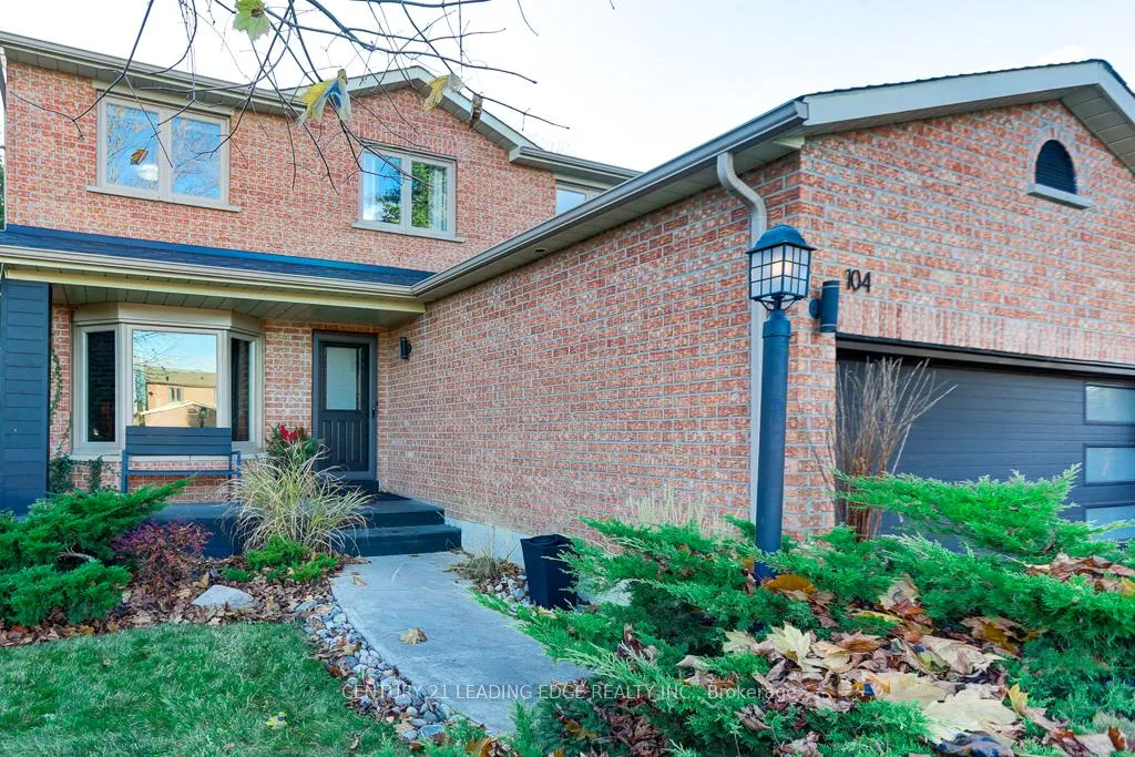 Photo 2 of 104 De Rose Avenue, Caledon, Bolton West — HOMEH