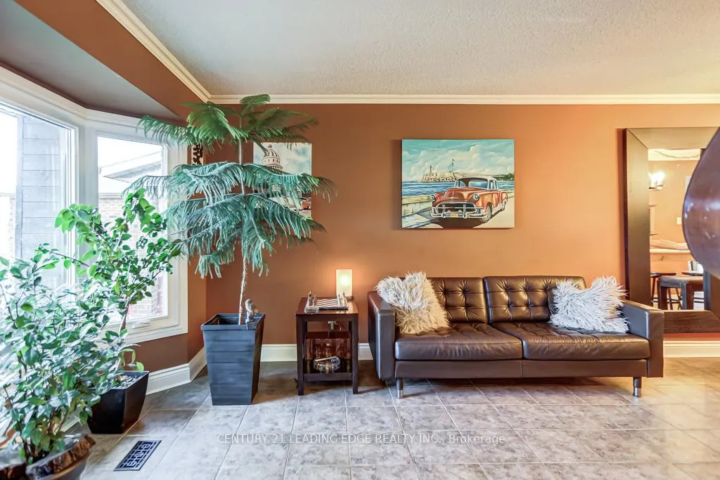 Photo 5 of 104 De Rose Avenue, Caledon, Bolton West — HOMEH