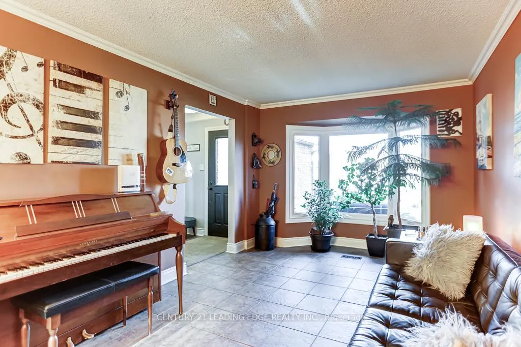 Photo 7 of 104 De Rose Avenue, Caledon, Bolton West — HOMEH