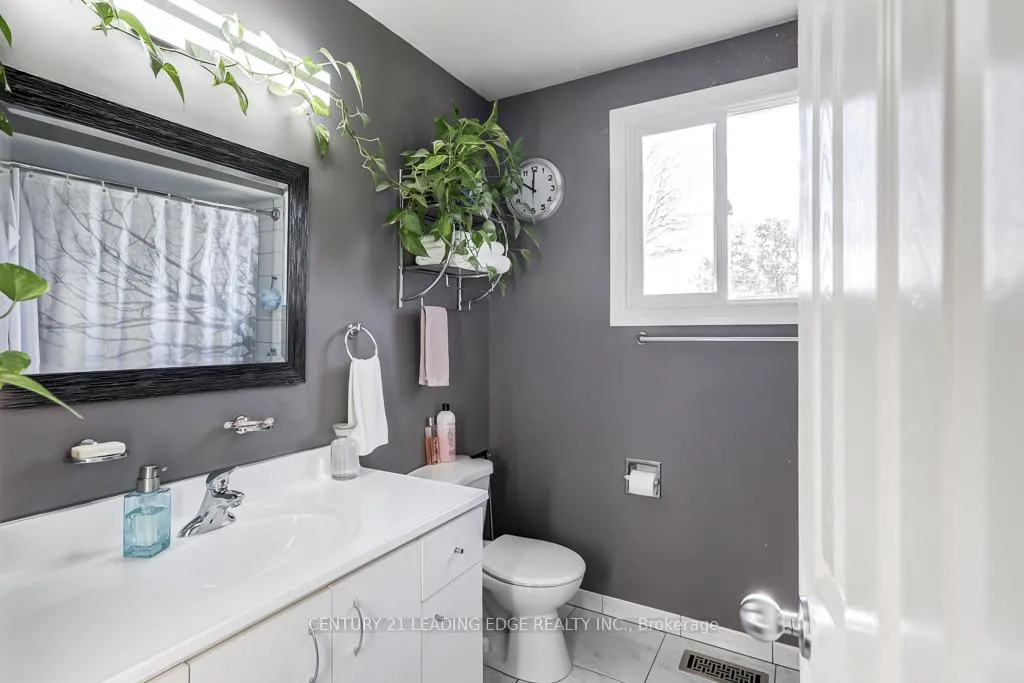 Photo 30 of 104 De Rose Avenue, Caledon, Bolton West — HOMEH