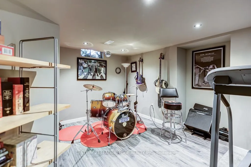 Photo 34 of 104 De Rose Avenue, Caledon, Bolton West — HOMEH