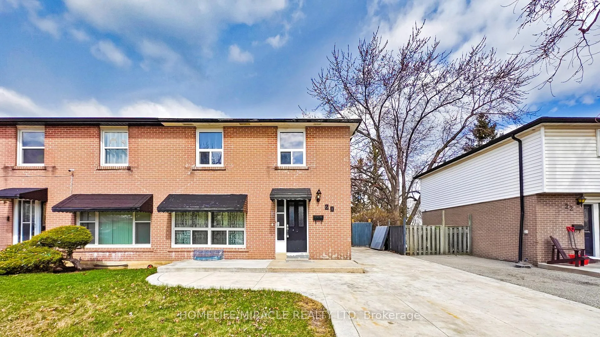 Front of 20 Earnscliffe Circle