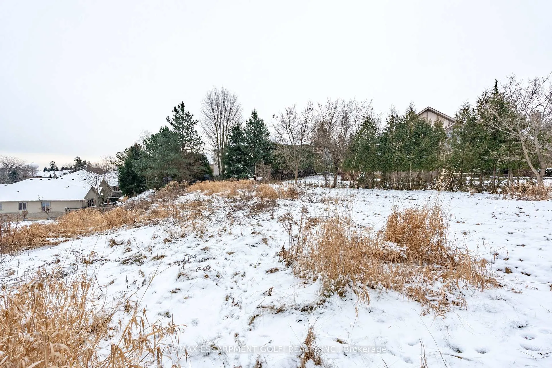 Photo 5 of 7 Ridgewood Boulevard, Hamilton, Dundas — HOMEH