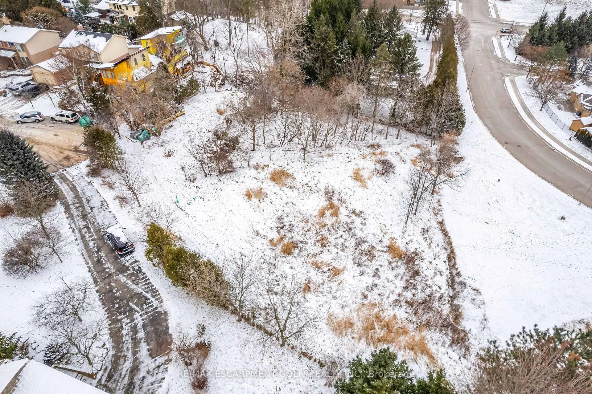 Photo 10 of 7 Ridgewood Boulevard, Hamilton, Dundas — HOMEH