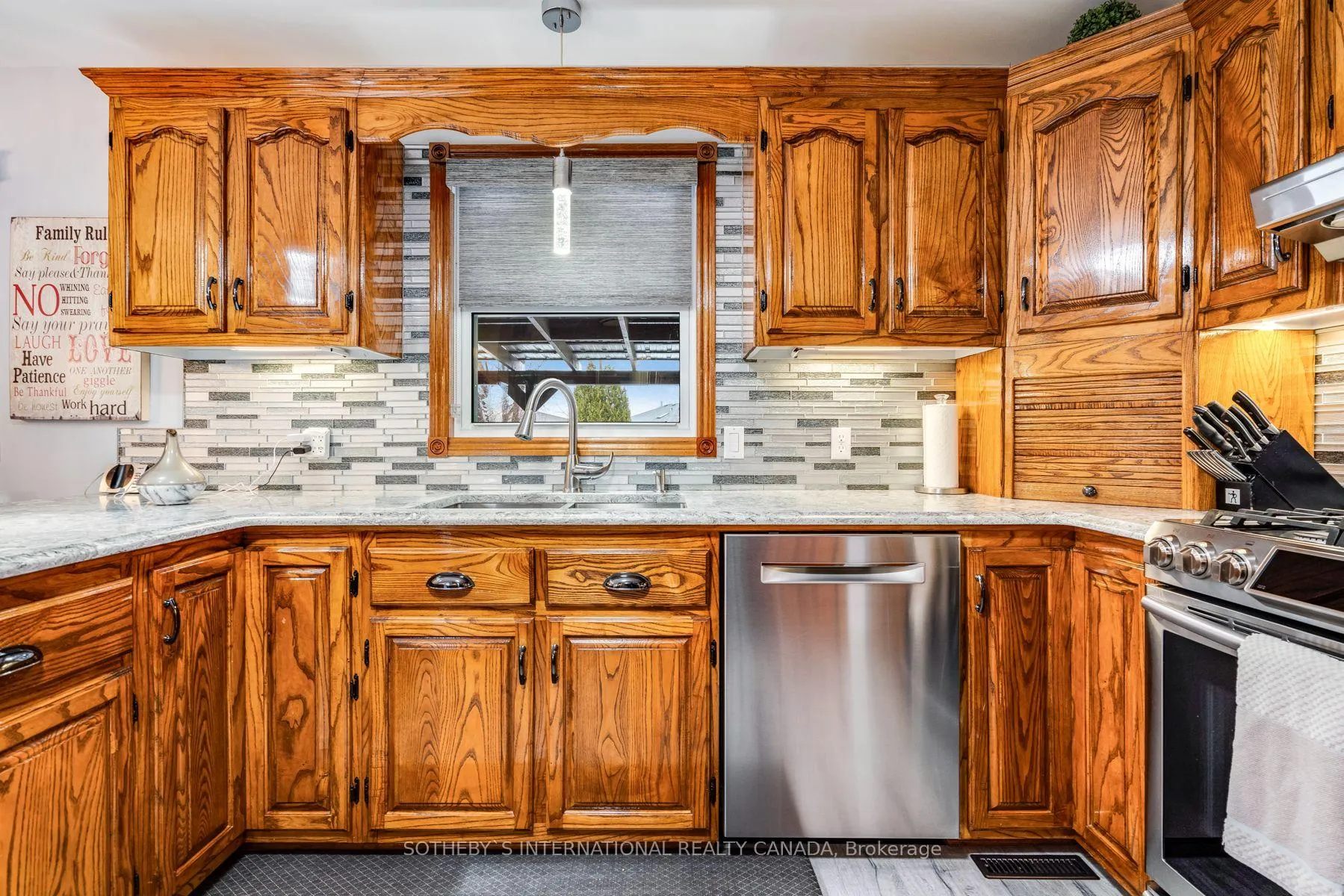 Photo 5 of 47 Eastgrove Crescent, Leamington — HOMEH