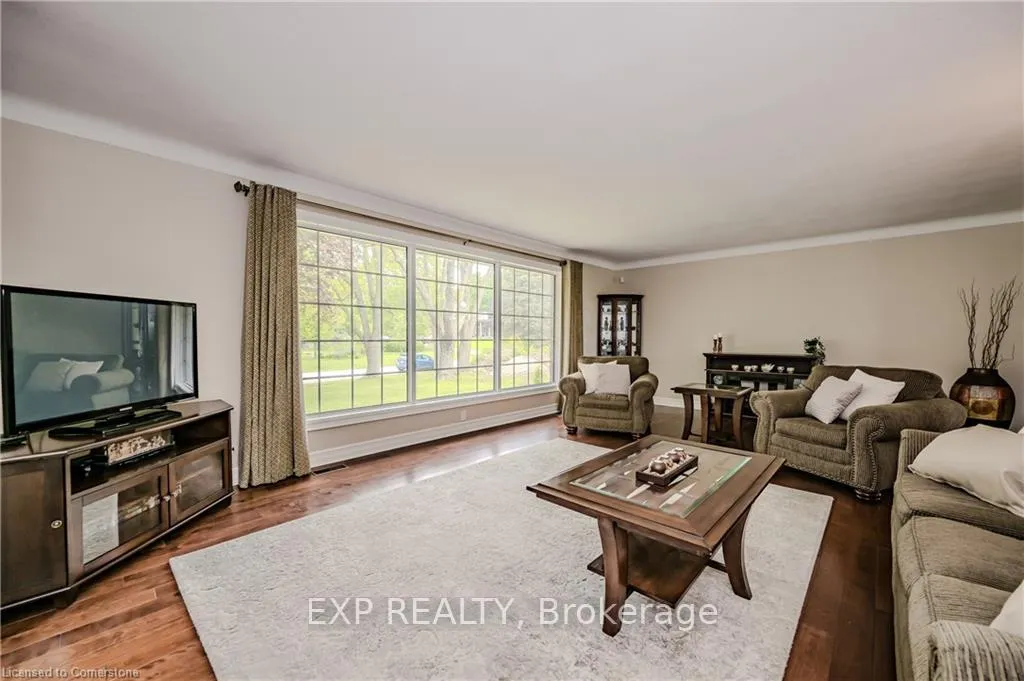 Photo 5 of 11 Coachman Crescent, Hamilton, Freelton — HOMEH