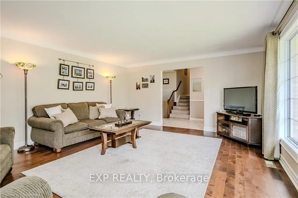 Photo 7 of 11 Coachman Crescent, Hamilton, Freelton — HOMEH