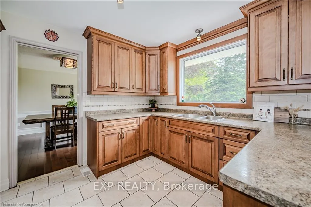 Photo 12 of 11 Coachman Crescent, Hamilton, Freelton — HOMEH