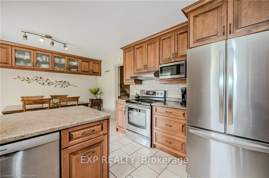 Photo 14 of 11 Coachman Crescent, Hamilton, Freelton — HOMEH