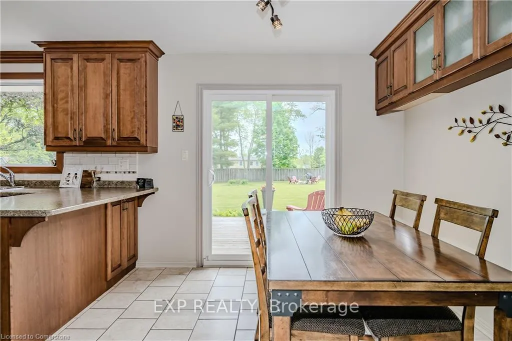 Photo 15 of 11 Coachman Crescent, Hamilton, Freelton — HOMEH