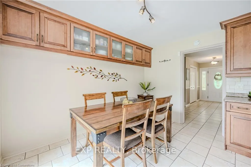 Photo 16 of 11 Coachman Crescent, Hamilton, Freelton — HOMEH