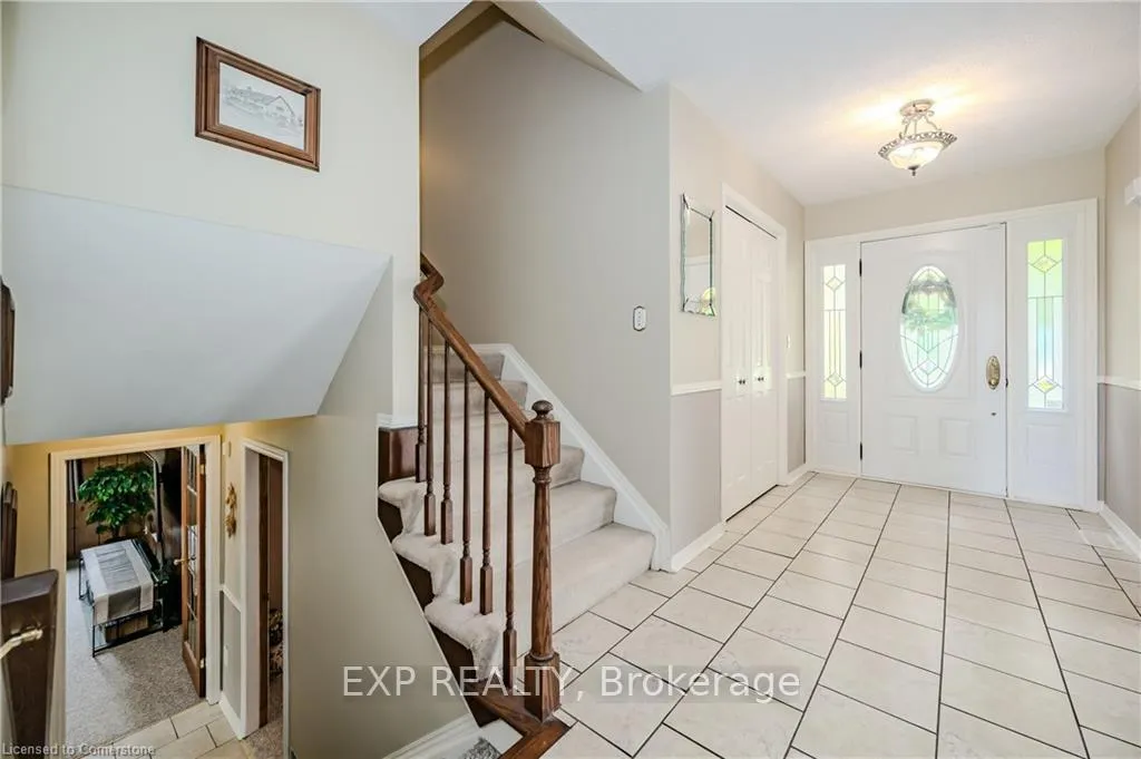 Photo 17 of 11 Coachman Crescent, Hamilton, Freelton — HOMEH