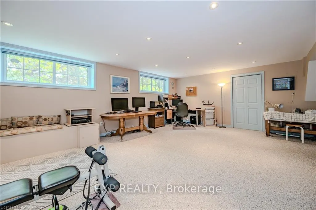 Photo 33 of 11 Coachman Crescent, Hamilton, Freelton — HOMEH