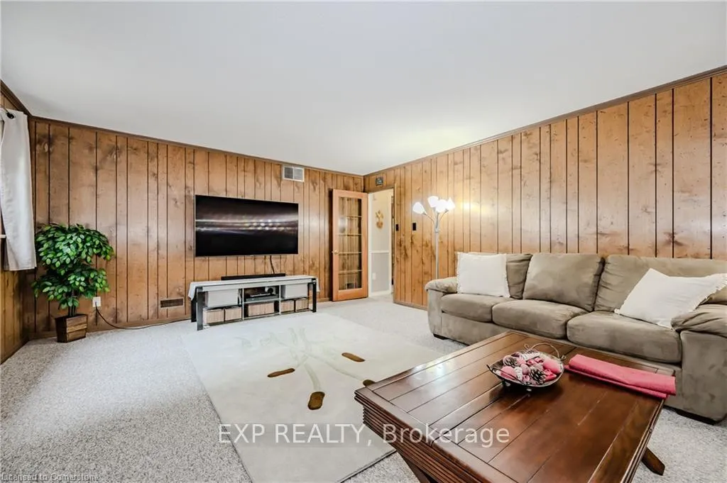 Photo 36 of 11 Coachman Crescent, Hamilton, Freelton — HOMEH