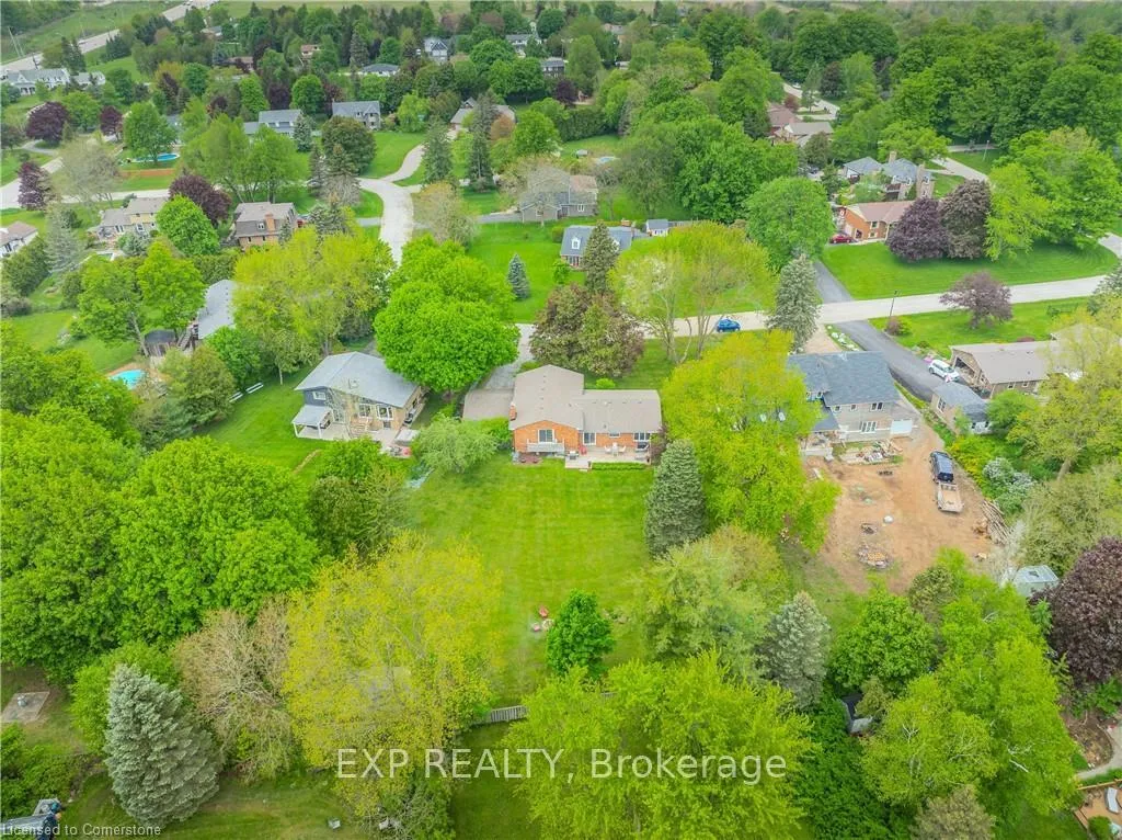 Photo 46 of 11 Coachman Crescent, Hamilton, Freelton — HOMEH